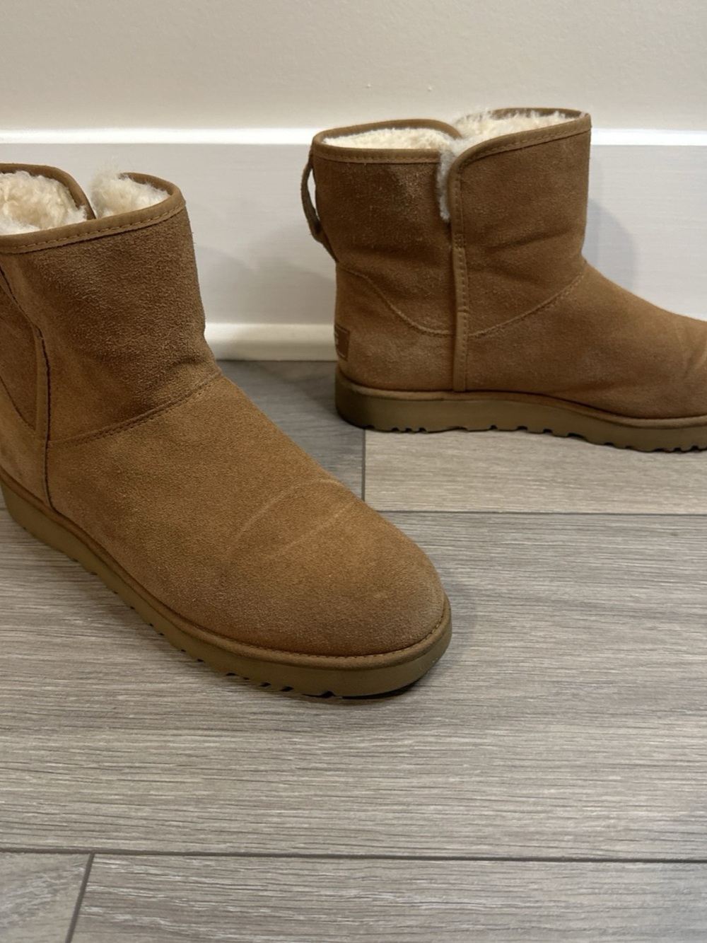 UGG Size 6.5 Cory II Genuine Shearling Lined Boot Chestnut Brown Suede 1125792